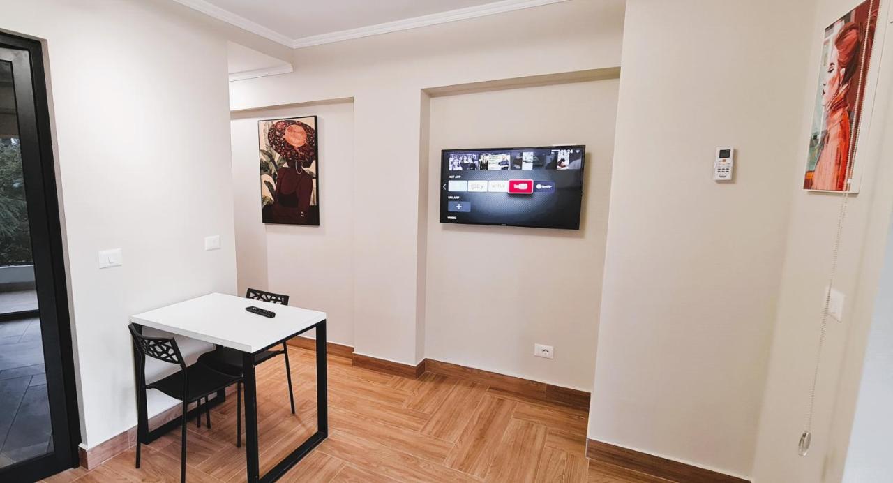 טיראנה 2V1 - Center Apartment 1 מראה חיצוני תמונה
